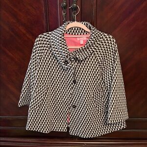 Lilly Pulitzer Brown and Cream Houndstooth Cape